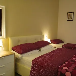 3* Konukevi Trevi Elegance